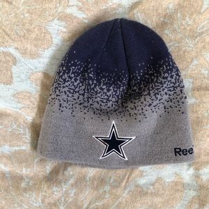 Dallas Cowboys on field knit hat